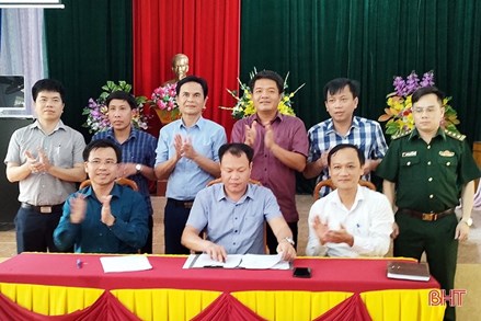 Ủy ban MTTQ tỉnh Hà Tĩnh đỡ đầu xã biên giới Hương Liên xây dựng nông thôn mới 