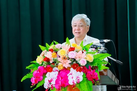 Chủ tịch Đỗ Văn Chiến tiếp xúc cử tri tại phường Cửa Nam, thành phố Vinh, tỉnh Nghệ An