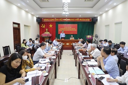 Phó Chủ tịch Nguyễn Hữu Dũng dự Tọa đàm “Đổi mới phương thức lãnh đạo, cầm quyền, nâng cao năng lực lãnh đạo, cầm quyền của Đảng” 