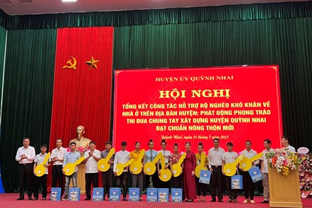Phó Chủ tịch Trương Thị Ngọc Ánh dự Hội nghị tổng kết công tác hỗ trợ hộ nghèo, khó khăn về nhà ở tại huyện Quỳnh Nhai