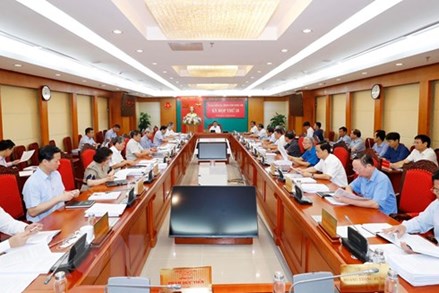 Cách chức tất cả chức vụ trong Đảng đối với Bí thư Đảng ủy, Cục trưởng Cục Quản lý giá Nguyễn Anh Tuấn