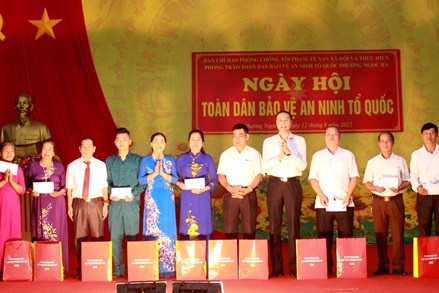 Phó Chủ tịch Phùng Khánh Tài dự Ngày hội toàn dân bảo vệ an ninh Tổ quốc tại Hà Giang