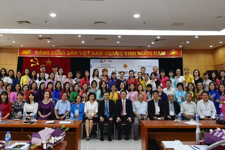 Tôn vinh sự giàu đẹp của tiếng Việt trong cộng đồng người Việt Nam ở nước ngoài 