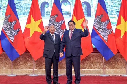 Thủ tướng Phạm Minh Chính hội kiến Chủ tịch Quốc hội Campuchia