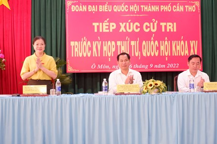 Phó Chủ tịch Trương Thị Ngọc Ánh tiếp xúc cử tri tại quận Ô Môn, thành phố Cần Thơ 