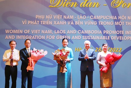 Phụ nữ Việt Nam - Lào - Campuchia hội nhập, hợp tác vì phát triển xanh và bền vững trong một thế giới có COVID-19