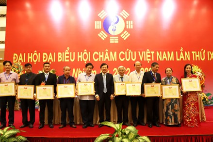 Phó Chủ tịch Nguyễn Hữu Dũng dự Đại hội đại biểu Hội Châm cứu Việt Nam lần thứ IX