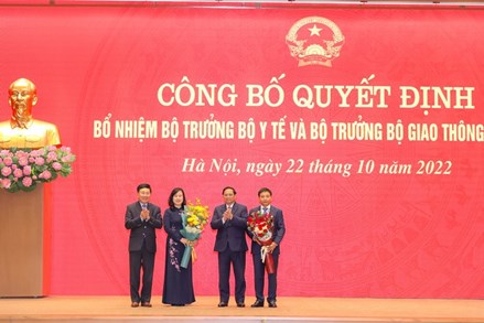 Thủ tướng Phạm Minh Chính trao Quyết định bổ nhiệm hai Bộ trưởng