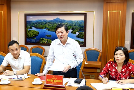 Phó Chủ tịch Nguyễn Hữu Dũng kiểm tra việc thực hiện hoạt động vì sự tiến bộ của phụ nữ và bình đẳng giới tại tỉnh Phú Thọ
