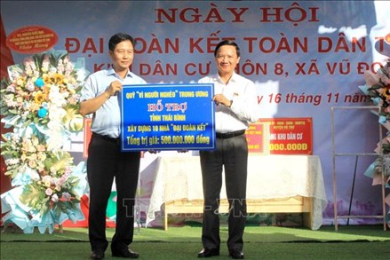 Phó Chủ tịch Quốc hội Nguyễn Khắc Định dự Ngày hội Đại đoàn kết toàn dân tộc tại tỉnh Thái Bình
