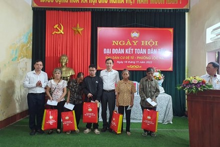 Trưởng Ban Đối ngoại Trung ương dự Ngày hội Đại đoàn kết toàn dân tộc tại phường Lộc Hạ, tỉnh Nam Định