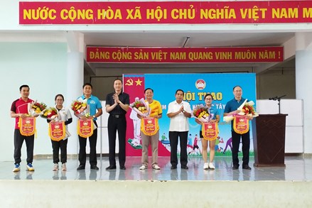 Phó Chủ tịch Phùng Khánh Tài tham dự Hội thao Cụm thi đua các tỉnh khu vực Tây Nguyên