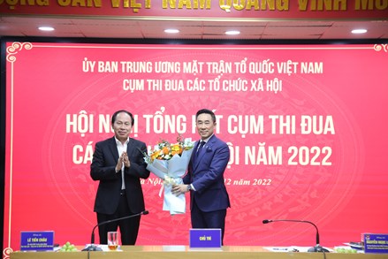 Phó Chủ tịch - Tổng Thư ký Lê Tiến Châu chủ trì Hội nghị tổng kết cụm thi đua các tổ chức xã hội năm 2022