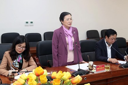 Phó Chủ tịch Trương Thị Ngọc Ánh làm việc với Bộ Tư lệnh Quân chủng Hải quân 