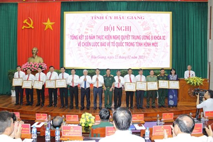 Chủ tịch Đỗ Văn Chiến dự Hội nghị tổng kết 10 năm thực hiện Nghị quyết Trung ương 8 (khóa XI) tại tỉnh Hậu Giang