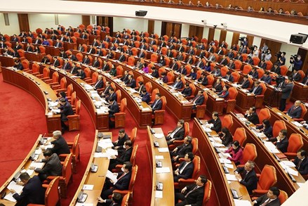Kết luận của Bộ Chính trị về tiếp tục thực hiện Nghị quyết số 18-NQ/TW