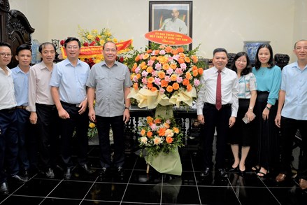 Phó Chủ tịch Hoàng Công Thủy thăm, chúc mừng báo Người Công giáo Việt Nam