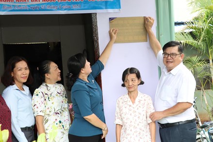 Thành phố Hồ Chí Minh: Trao tặng công trình sửa chữa 3 căn nhà tại huyện Bình Chánh