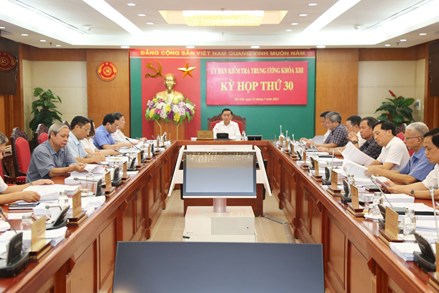 Cảnh cáo Ban cán sự đảng UBND tỉnh Thanh Hóa các nhiệm kỳ 2011 - 2016 và 2016 - 2021