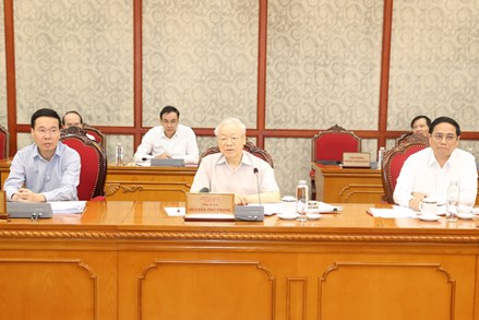 Tổng Bí thư Nguyễn Phú Trọng chủ trì họp Bộ Chính trị, Ban Bí thư cho ý kiến về tình hình kinh tế - xã hội