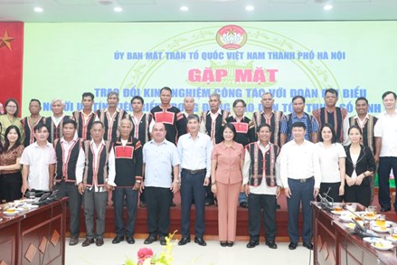 Uỷ ban MTTQ Việt Nam thành phố Hà Nội gặp mặt người uy tín tiêu biểu tỉnh Gia Lai
