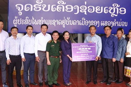 Tỉnh Quảng Bình hỗ trợ tỉnh Khăm Muồn (Lào) khắc phục hậu quả lũ lụt