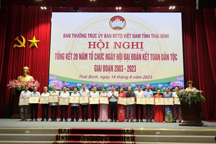 Thái Bình: 40 tập thể, cá nhân được khen thưởng trong tổ chức ngày hội đại đoàn kết toàn dân tộc