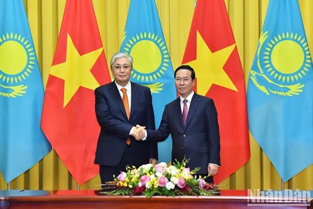 Chủ tịch nước Võ Văn Thưởng chủ trì Lễ đón và hội đàm với Tổng thống Cộng hòa Kazakhstan