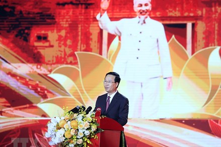 Chủ tịch nước dự Lễ kỷ niệm 60 năm Ngày Bác Hồ về thăm và chỉ đạo Đại hội đại biểu Đảng bộ tỉnh Hà Bắc