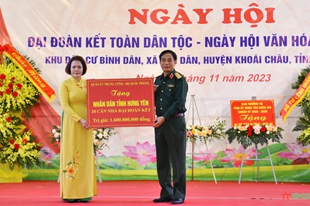 Đại tướng Phan Văn Giang dự Ngày hội Đại đoàn kết toàn dân tộc tại Hưng Yên