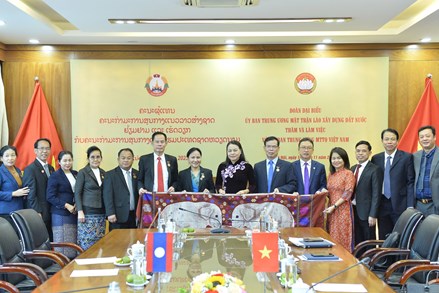 Phó Chủ tịch – Tổng Thư ký Nguyễn Thị Thu Hà tiếp Đoàn đại biểu Ủy ban Trung ương Mặt trận Lào xây dựng đất nước