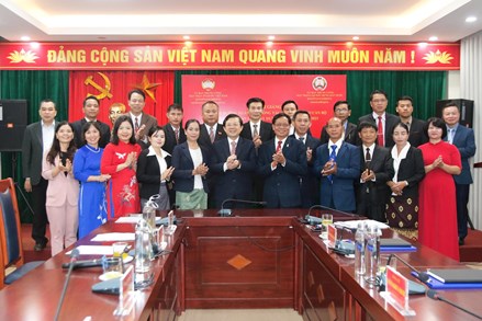 Phó Chủ tịch Nguyễn Hữu Dũng dự Lễ khai giảng khóa bồi dưỡng cho cán bộ Mặt trận Lào Xây dựng đất nước năm 2023
