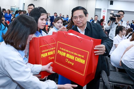 Thủ tướng Phạm Minh Chính: Không để ai không có Tết, không có ai bị bỏ lại phía sau