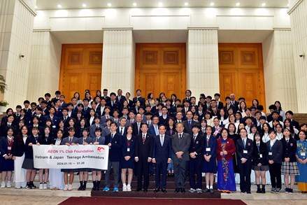 Phó Thủ tướng Trần Lưu Quang đã tiếp đoàn học sinh, sinh viên Việt Nam và Nhật Bản tham dự Chương trình Đại sứ Thanh thiếu niên