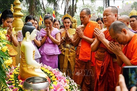 Thủ tướng Chính phủ chúc mừng đồng bào Khmer nhân dịp Tết Chôl Chnăm Thmây
