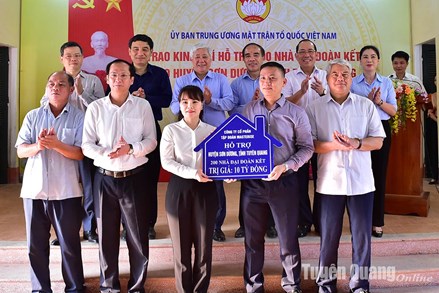 200 căn nhà đại đoàn kết đến với hộ nghèo huyện Sơn Dương, tỉnh Tuyên Quang