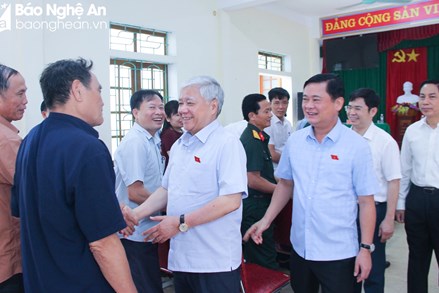  Chủ tịch Đỗ Văn Chiến tiếp xúc cử tri huyện Thanh Chương, tỉnh Nghệ An