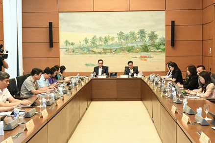 Chủ tịch Quốc hội Trần Thanh Mẫn tham dự Phiên thảo luận Tổ về đánh giá tình hình kinh tế - xã hội và ngân sách nhà nước