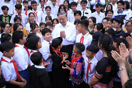 Chủ tịch nước Tô Lâm gặp mặt học sinh tiêu biểu tham dự Chương trình 'Trại hè yêu thương'