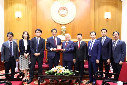 Chủ tịch Đỗ Văn Chiến tiếp Đại sứ đặc mệnh toàn quyền Nhật Bản tại Việt Nam