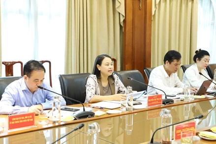 Phó Chủ tịch - Tổng Thư ký Nguyễn Thị Thu Hà cho ý kiến vào nội dung Đại hội đại biểu MTTQ Việt Nam tỉnh Ninh Bình lần thứ XII, nhiệm kỳ 2024-2029
