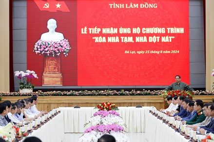 Thủ tướng: Không để ai phải ở trong nhà tạm, nhà dột nát