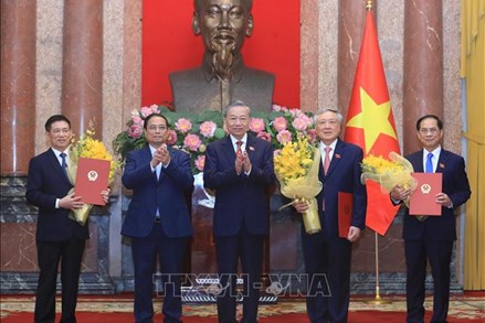 Tổng Bí thư, Chủ tịch nước Tô Lâm trao quyết định bổ nhiệm 3 Phó Thủ tướng và 2 Bộ trưởng