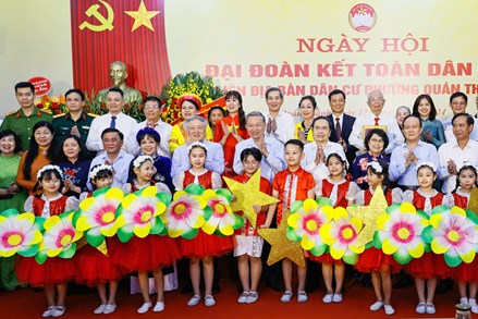 Tổng Bí thư Tô Lâm và Chủ tịch Quốc hội Trần Thanh Mẫn dự Ngày hội Đại đoàn kết toàn dân tộc tại phường Quán Thánh, Hà Nội