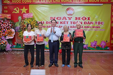 Trưởng Ban Tuyên giáo Trung ương Nguyễn Trọng Nghĩa dự Ngày hội Đại đoàn kết toàn dân tộc tại tỉnh Đồng Nai 