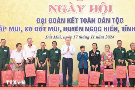 Tổng Bí thư Tô Lâm dự Ngày hội Đại đoàn kết toàn dân tộc tại ấp Mũi, xã Đất Mũi, Cà Mau