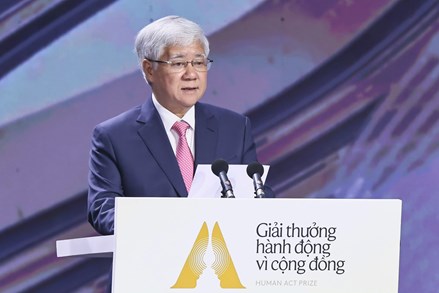 Chủ tịch Đỗ Văn Chiến dự Lễ trao Giải thưởng Hành động vì Cộng đồng - Human Act Prize 2024