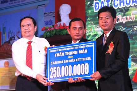 Chủ tịch Trần Thanh Mẫn dự lễ công nhận xã Thạnh Xuân đạt chuẩn nông thôn mới