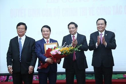Đồng chí Hầu A Lềnh giữ chức Phó Bí thư Đảng đoàn MTTQ Việt Nam