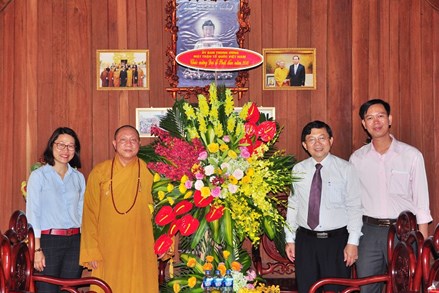 Phó Chủ tịch Nguyễn Hữu Dũng chúc mừng Đại lễ Phật đản 2018 tại Hà Nội